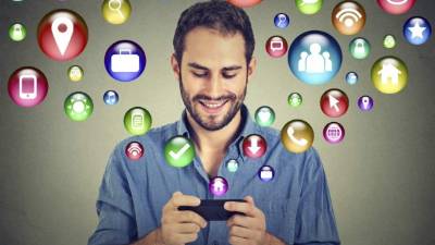 Existen muchas aplicaciones para estar comunicado.