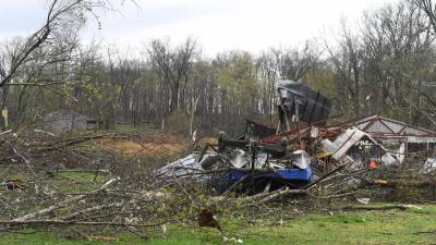 Un tornado dejó gran devastación en comunidades de Misuri.