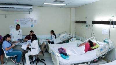 Salud. En la sala de dengue de adultos hay hasta 40 hospitalizados.