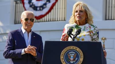 Las críticas por comparar a los latinos con tacos obligaron a Jill Biden a disculparse.