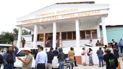 Fachada de la Funeraria Municipal en la aldea de San Juan de Opoa, Copán. Foto: Jordan Perdomo.