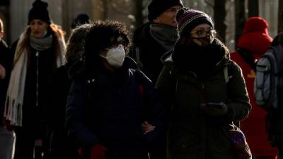 El presidente de EE.UU., Joe Biden, delineó el jueves una estrategia para contener la pandemia durante este invierno y minimizar el impacto de ómicron.