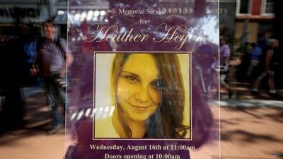 Una imagen anunciando el servicio en memoria de Heather Heyer, quien fue asesinada en la protesta supremacista en Charlottesville, Virginia.