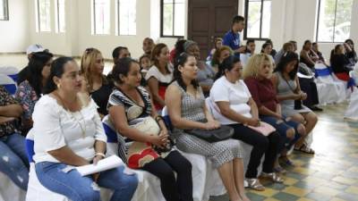 Las nuevas emprendedoras que recibieron el apoyo de la OIM y la alcaldía. Foto:Melvin Cubas.