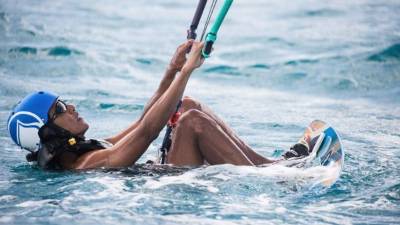 Obama aprendió a hacer kitesurfing en el Caribe. Foto Jack Brockway.