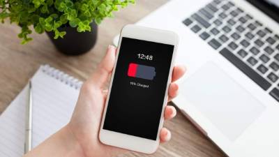 Si no puede prescindir de estas aplicaciones:- Desactive el wifi y Bluetooth.- Disminuya el brillo de la pantalla