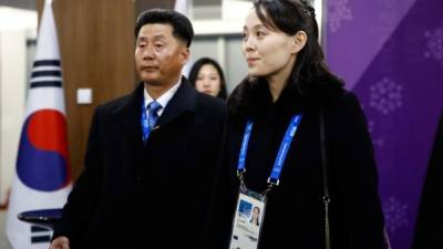 Kim Yo Jong (R), hermana de Kim Jong Un, de Corea del Norte, llega para la ceremonia de inauguración de los Juegos Olímpicos de Invierno Pyeongchang 2018