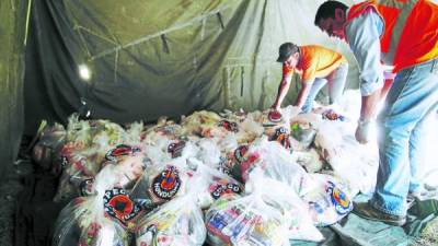 En la mina administran algunos víveres que dejó Copeco en el campamento.