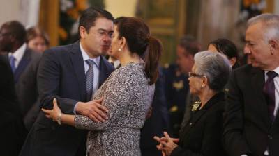 El Presidente Juan O. Hernández y su esposa Ana de Hernández ayer en la celebración a la Virgen de Suyapa.