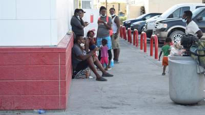 Varios haitianos en Del Río, Estados Unidos.