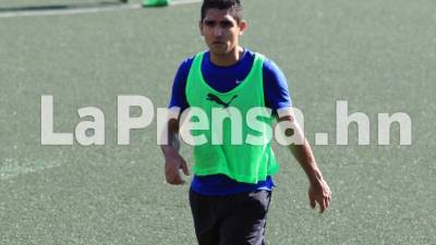 Jorge Claros ya suda la camiseta del cuadro merengue.