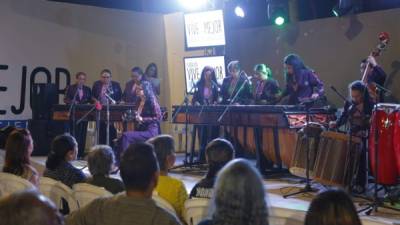 La Marimba Femenina de Conciertos de Guatemala en San Pedro Sula.