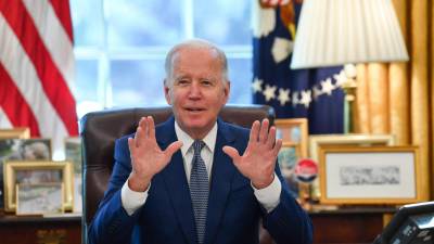 El presidente de EEUU, Joe Biden, enfrenta una caída de popularidad por la rampante inflación en EEUU y los mandatos de vacuna en varios estados.