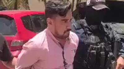 <b>Sergio Daniel Ponce Suazo es custodiado por agentes de la Policía.</b>