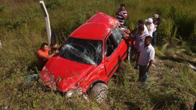 Personas que transitaban por el sector ayudaron a las educadoras.