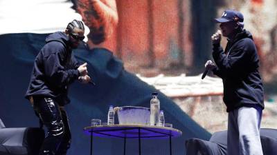 Los cantantes colombianos Maluma y Blessd durante la presentación de su nuevo albúm 1 Of 1 (One of One) este jueves, en Medellín (Colombia).