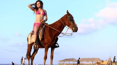 May Álvarez en las playas de Puerto Cortés.