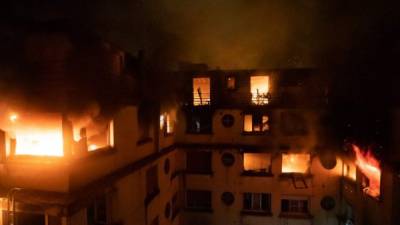 El pavoroso incendio dejó 10 personas muertas en un populoso barrios de París.