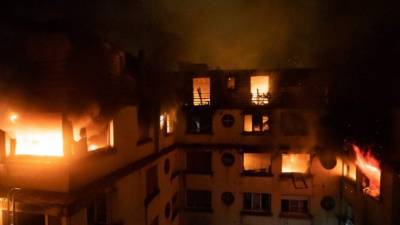 El pavoroso incendio dejó 10 personas muertas en un populoso barrios de París.