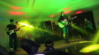 Sonny Morán y los chicos de Fourw4ard interpretaron temas en inglés y en español. Fotos: Melvin Cubas.