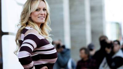 Stormy Daniels se encuentra de gira en Europa promocionando su libro sobre su relación con el magnate estadounidense./EFE.