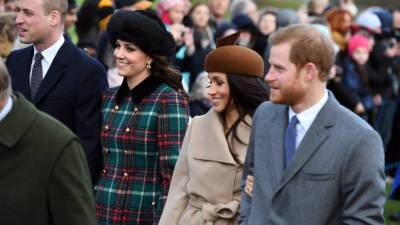 La imagen, tomada el lunes, causó furor en las redes sociales y ocupó la primera plana de los principales diarios británicos.