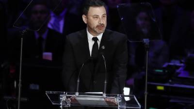 ”Es un gran honor o una trampa. De cualquier manera, estoy agradecido a la Academia por preguntarme tan rápido después de que todos los buenos dijeran que no”, bromeó Kimmel en declaraciones recogidas en la nota de prensa.