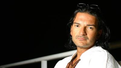 'Una señora mexicana que me dijo que era el imitador de Arjona, pero que yo era demasiado alto, que el verdadero Arjona era muy chaparrito', dijo el cantante.