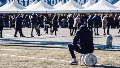 Italia alcanzó su récord de contagios este jueves, cuando comunicó 220.000 nuevas infecciones.