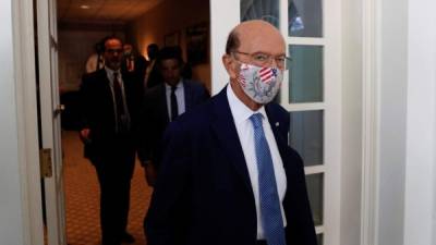 Entre los exfuncionarios sancionados está Wilbur Ross, exsecretario estadounidense de Comercio. EFE/EPA/Al Drago / Archivo