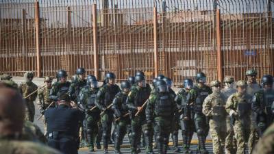 Más de 5,000 militares permanecen desplegados en la frontera entre EEUU y México./AFP.