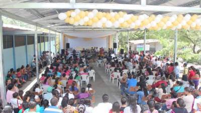Los pobladores de la zona celebran la decisión en el auditorio construido por la Municipalidad en la escuela de Tomalá.