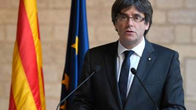 Miles de jóvenes salieron ayer a las calles de Barcelona para alentar al presidente catalán Carles Puigdemont a declarar la independencia del Gobierno español. Sin embargo, se toparon una vez más con la agonía y el desconcierto luego de que Puig optara por dejar al parlamento la responsabilidad de tomar una decisión sobre la secesión. AFP/