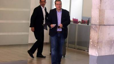 Erick Rodríguez y David Matamoros en el aeropuerto.