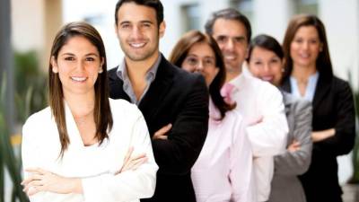 Utilice a favor de la empresa el conocimiento que tienen los jóvenes sobre tecnología.