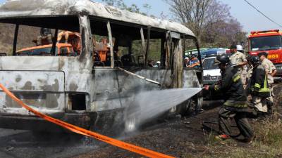Cuando elementos del Cuerpo de Bomberos llegaron al lugar, ya no había nada que hacer, el crimen se había consumado.