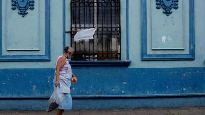 En los últimos días han comenzado a aparecer enseñas blancas en las casas de muchos salvadoreños, como una señal de que necesitan ayuda humanitaria por causa de la pandemia.