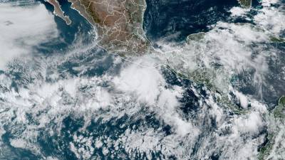 El huracán Ágatha tocará tierra en Chiapas esta tarde, según el SMN de México.