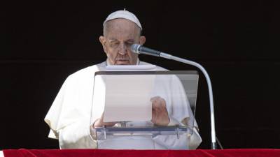 El papa Francisco durante el rezo del Ángelus el pasado domigo en el Vaticano.