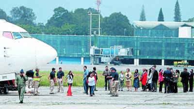Miles de hondureños que emigraron a Estados Unidos fueron regresados tras ser arrestados. EFE
