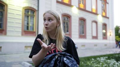 La mayoría de estos rusos, críticos con su Gobierno, son de clase media, profesionales, intelectuales y empresarios.