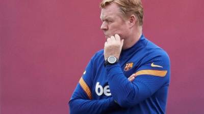 El técnico del Barcelona, Ronald Koeman, aseguró que confía en poder obtener el título de la Liga Santander. Foto EFE.