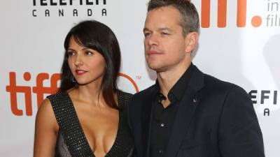 Matt Damon junto a su esposa Luciana Barroso.