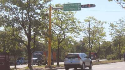 El nuevo semáforo en Dos Caminos.