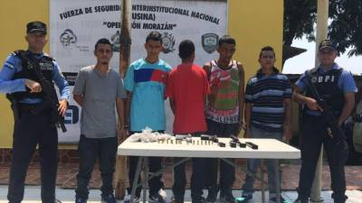 Entre los detenidos hay un menor de edad.