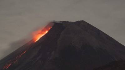 Investigadores aseguran que el deshielo de los casquetes polares 'aumentará la frecuencia y el tamaño de las erupciones volcánicas'. Foto: Monte Merapi, Indonesia / AFP