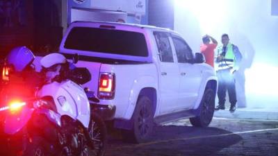 La víctima se conducía en un carro Volkswagen color blanco.