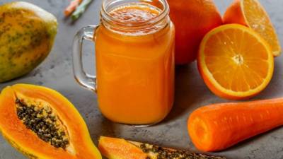 La papaya es rica en fibra y combate el estreñimiento. Además tiene un efecto saciante.