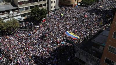 Miles de venezolanos regresaron a las calles para exigir la salida de Maduro del poder y el ingreso de ayuda humanitaria./EFE.