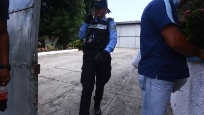 En la propiedad hay varios apartamentos, donde en uno de ellos funciona un bar.